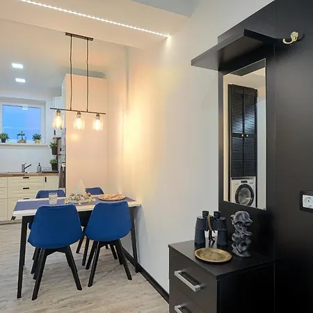 Apartment Monos *