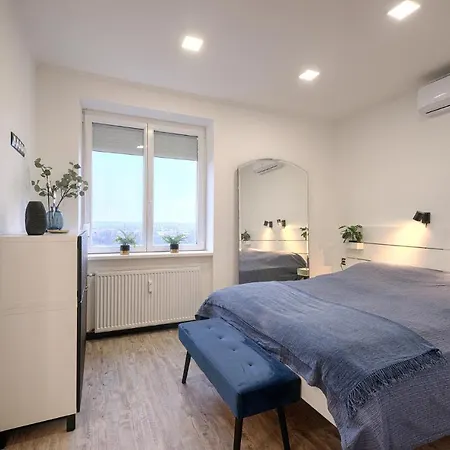 Apartment Monos