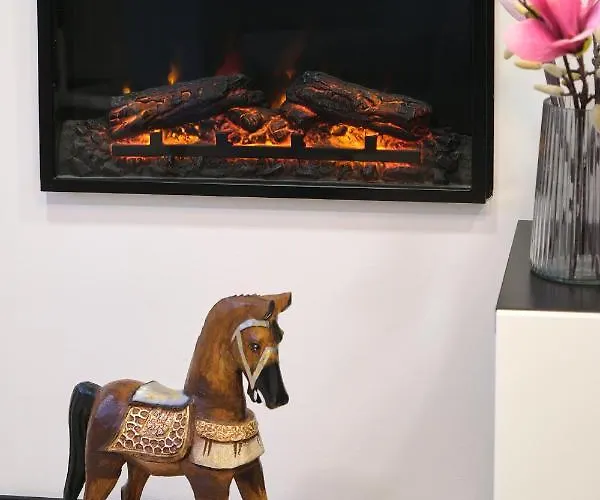 Monos Lägenhet Tatabánya